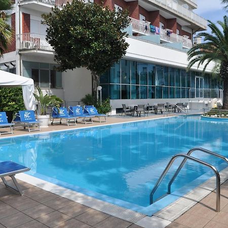 Hotel Haus Charlotte Сан-Бенедетто-дель-Тронто Екстер'єр фото