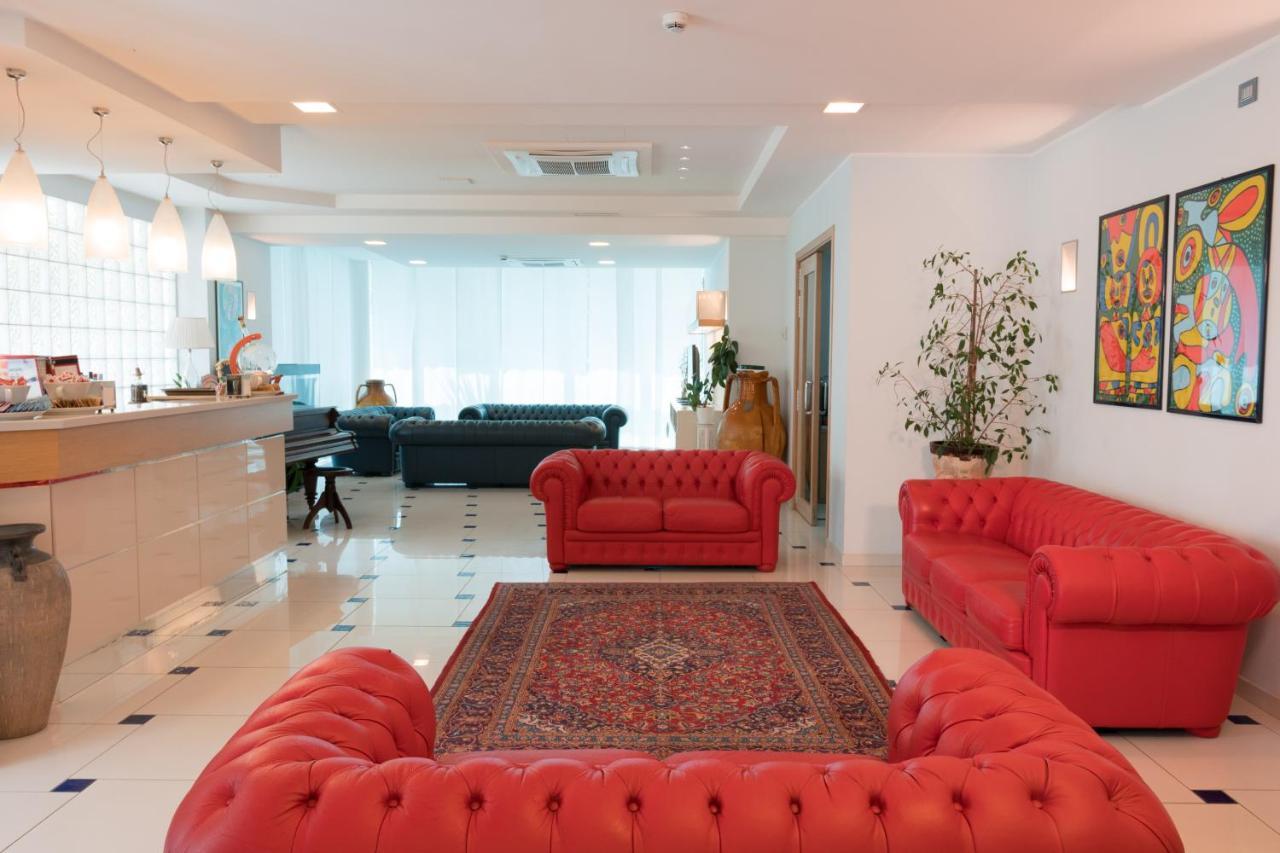 Hotel Haus Charlotte Сан-Бенедетто-дель-Тронто Екстер'єр фото