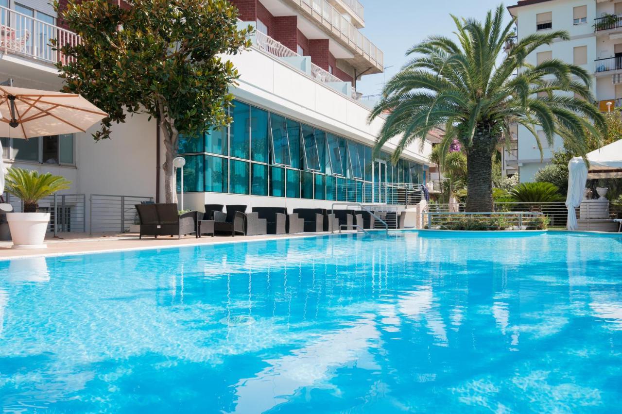 Hotel Haus Charlotte Сан-Бенедетто-дель-Тронто Екстер'єр фото