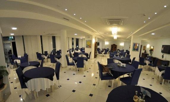 Hotel Haus Charlotte Сан-Бенедетто-дель-Тронто Екстер'єр фото
